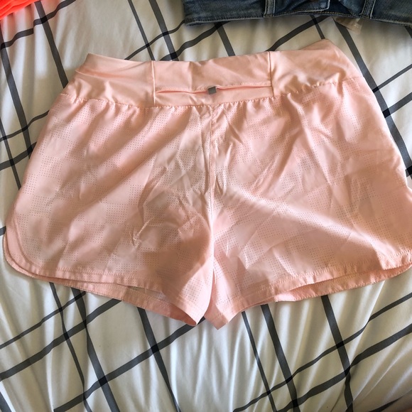 new nike shorts - Picture 2 of 4